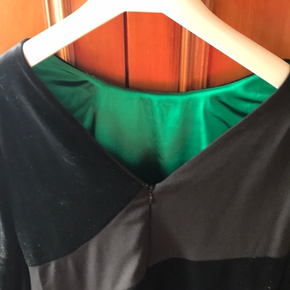 TAHARI Black Velvet & Bell Sleeves Cocktail Dress π€ $2.99 SHIPPING THIS WEEK ON - Picture 4 of 6